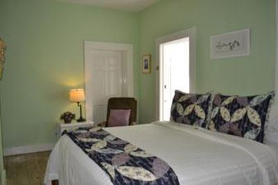 фото отеля Speakeasy Inn Key West