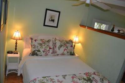 фото отеля Speakeasy Inn Key West