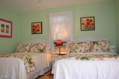 фото отеля Speakeasy Inn Key West