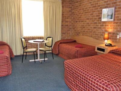 фото отеля Town and Country Motor Inn Tamworth