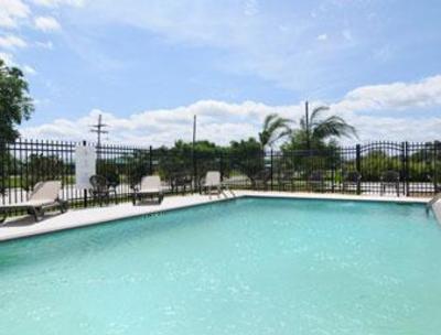 фото отеля Baymont Inn and Suites Houma