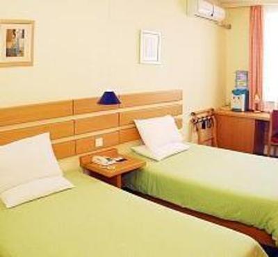 фото отеля Home Inn (Kunming Dongfeng Square)