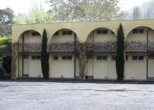 фото отеля Riverbank Park Motel