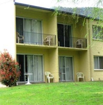 фото отеля Riverbank Park Motel