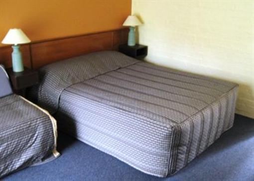 фото отеля Riverbank Park Motel