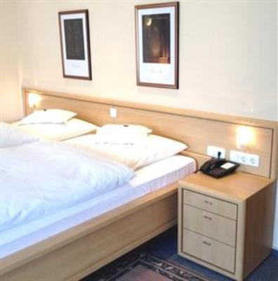 фото отеля Hotel Central Garni Bad Neuenahr-Ahrweiler