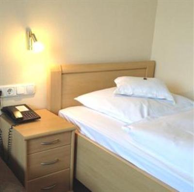 фото отеля Hotel Central Garni Bad Neuenahr-Ahrweiler