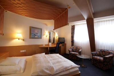 фото отеля Hotel Waldhorn Boblingen