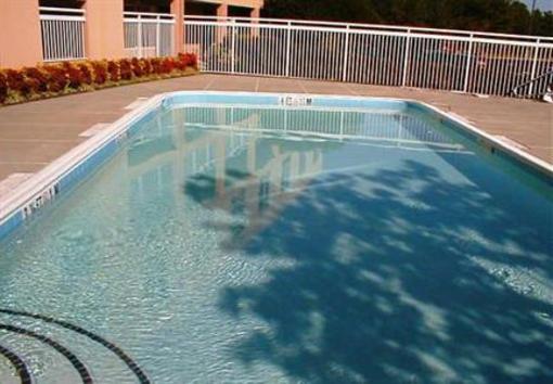 фото отеля Fairfield Inn Marriott Cross Creek Mall