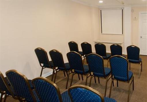 фото отеля Fairfield Inn Marriott Cross Creek Mall