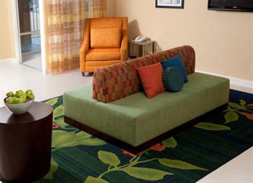 фото отеля Fairfield Inn Marriott Cross Creek Mall