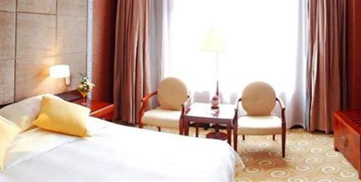 фото отеля East Lake Hotel