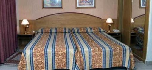 фото отеля Hotel San Cristobal La Cisterniga