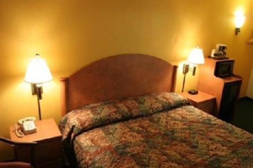 фото отеля University Inn & Suites Tallahassee