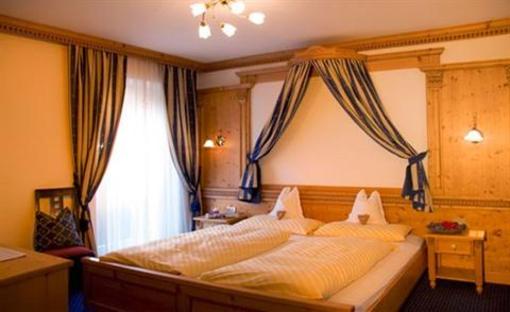фото отеля Hotel Dolomiti Badia