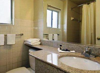 фото отеля Travelodge Virginia Beach