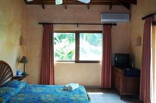 фото отеля Auberge De La Madone Peillon