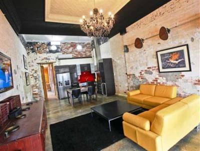 фото отеля Indulge Apartments Eighth