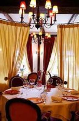 фото отеля Hotel Le Manoir De Beaulieu-sur-Dordogne