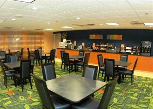 фото отеля Fairfield Inn East Lansing