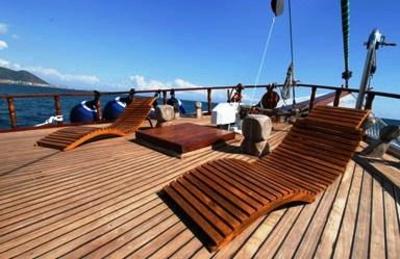фото отеля Plaghia Boat and Breakfast