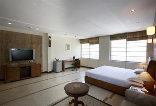 фото отеля Curzon Suites