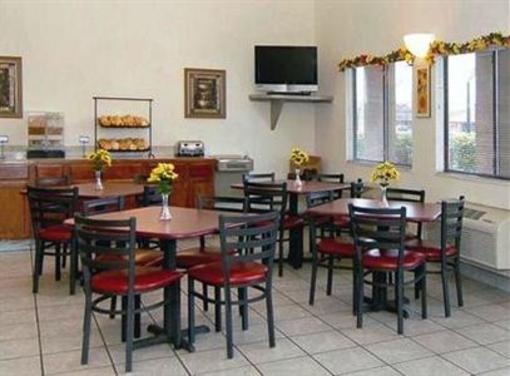 фото отеля Econo Lodge West