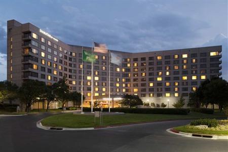 фото отеля Doubletree Hotel Tulsa-Warren Place