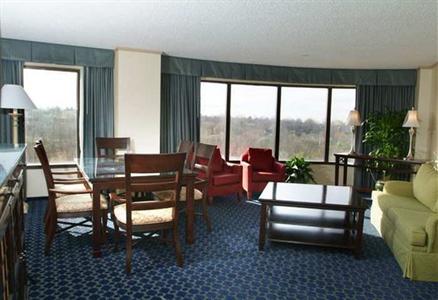 фото отеля Doubletree Hotel Tulsa-Warren Place