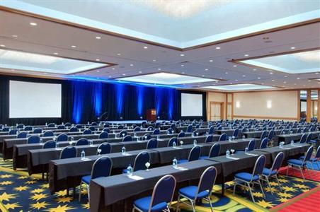 фото отеля Doubletree Hotel Tulsa-Warren Place