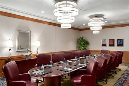 фото отеля Doubletree Hotel Tulsa-Warren Place