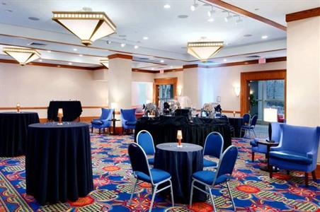 фото отеля Doubletree Hotel Tulsa-Warren Place