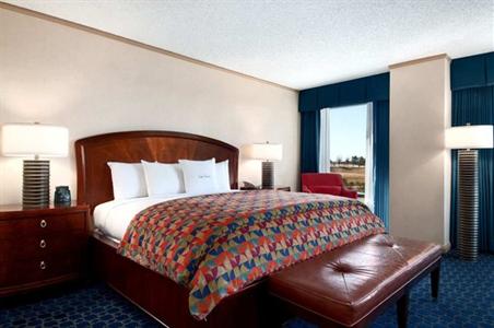 фото отеля Doubletree Hotel Tulsa-Warren Place