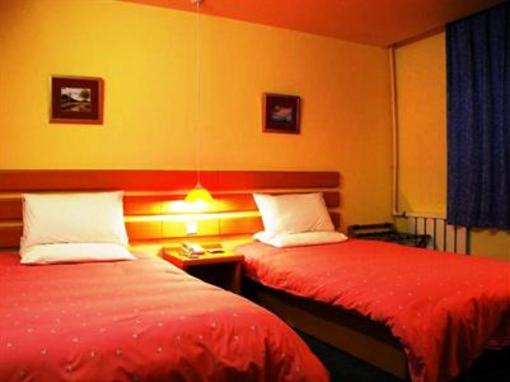 фото отеля Home Inn Dalian Fujiazhuang Haibin Park