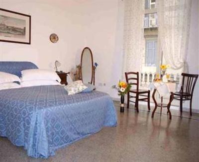 фото отеля NapoliCentralCity B&B