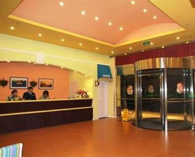 фото отеля Home Inn Yangzhou Wenchangge Huanggong Plaza