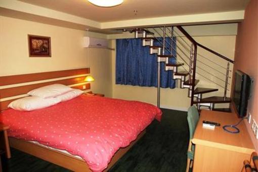 фото отеля Home Inn Yangzhou Wenchangge Huanggong Plaza