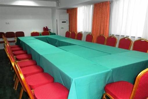 фото отеля Home Inn Yangzhou Wenchangge Huanggong Plaza
