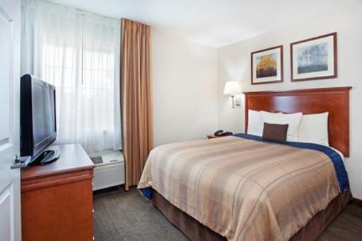 фото отеля Candlewood Suites Huntersville