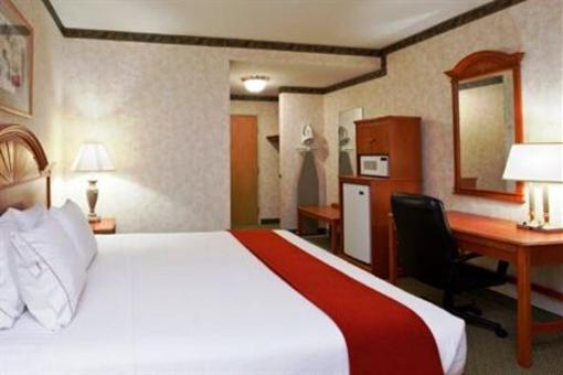 фото отеля Holiday Inn Express Grove City