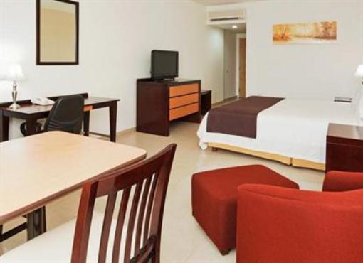 фото отеля Holiday Inn Express Paraiso Dos Bocas