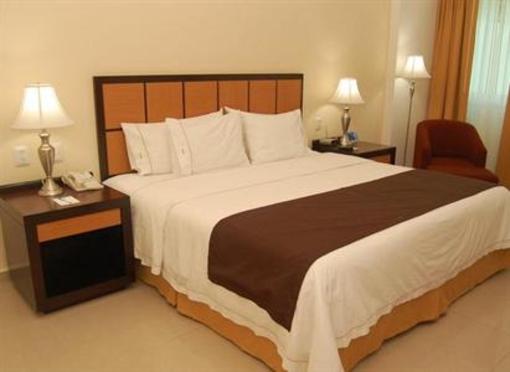 фото отеля Holiday Inn Express Paraiso Dos Bocas