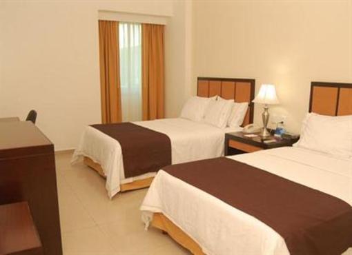 фото отеля Holiday Inn Express Paraiso Dos Bocas