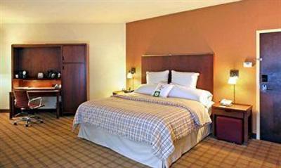 фото отеля Four Points by Sheraton Tallahassee North