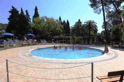 фото отеля La Serra Holiday Village & Beach Resort