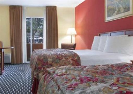 фото отеля GuestHouse International Inn & Suites Savannah-Midtown