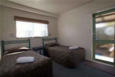 фото отеля Birchwood Spa Motel