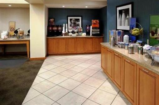 фото отеля Hampton Inn & Suites St. Louis at Forest Park