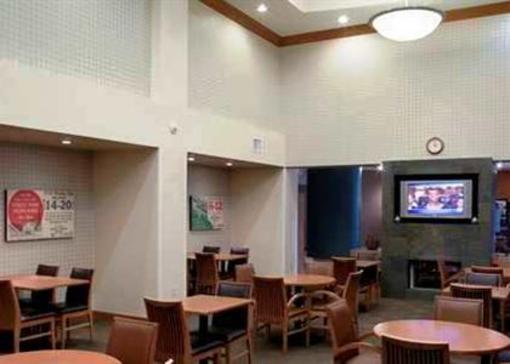 фото отеля Hampton Inn & Suites St. Louis at Forest Park