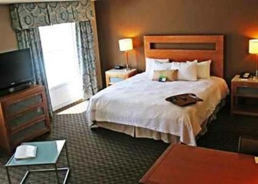 фото отеля Hampton Inn & Suites St. Louis at Forest Park